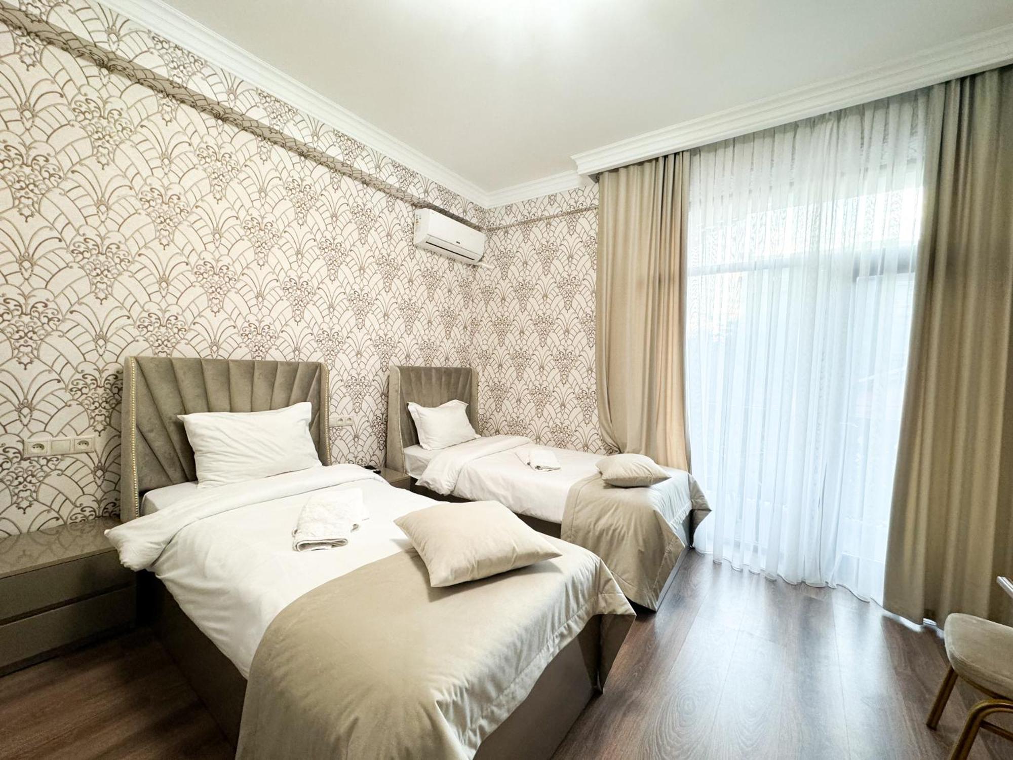 Armenia Hotel Jerevan Eksteriør billede