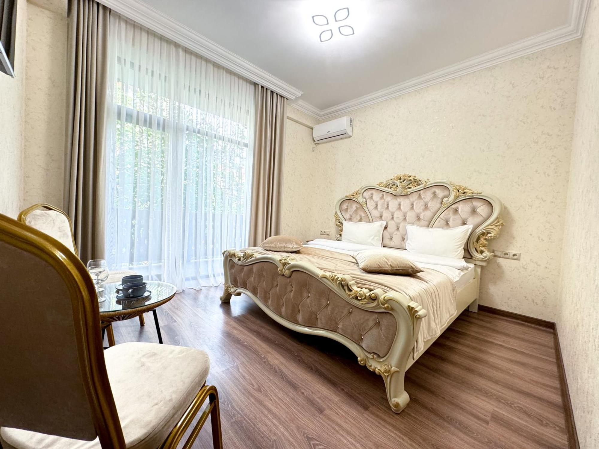 Armenia Hotel Jerevan Eksteriør billede