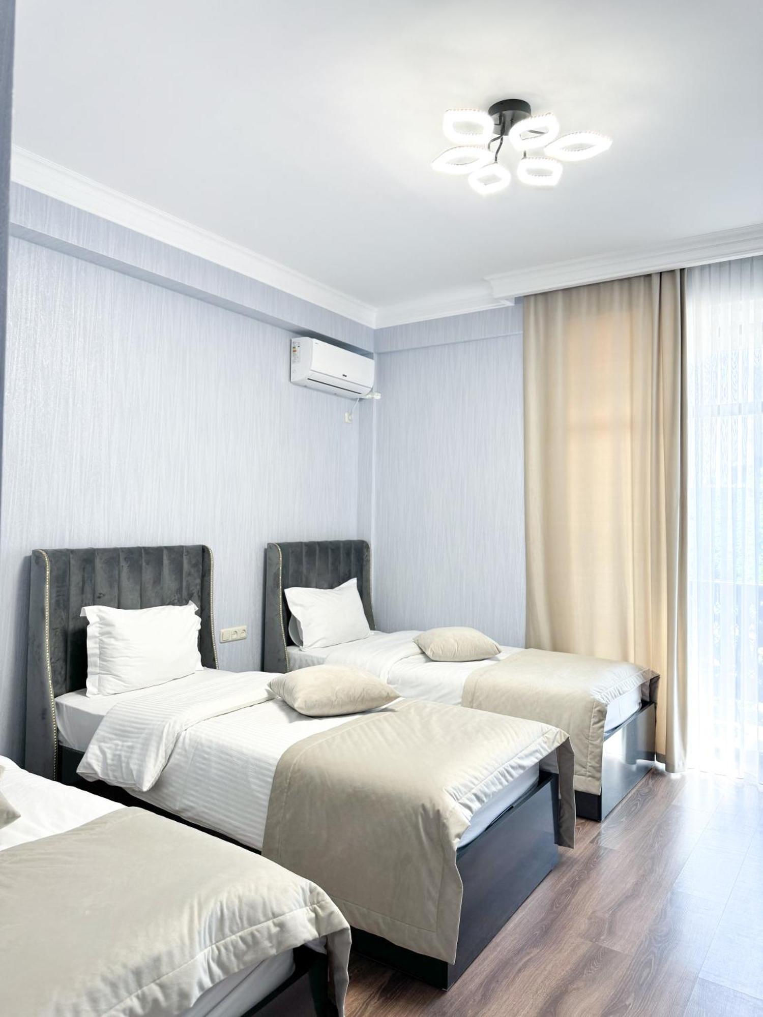 Armenia Hotel Jerevan Eksteriør billede