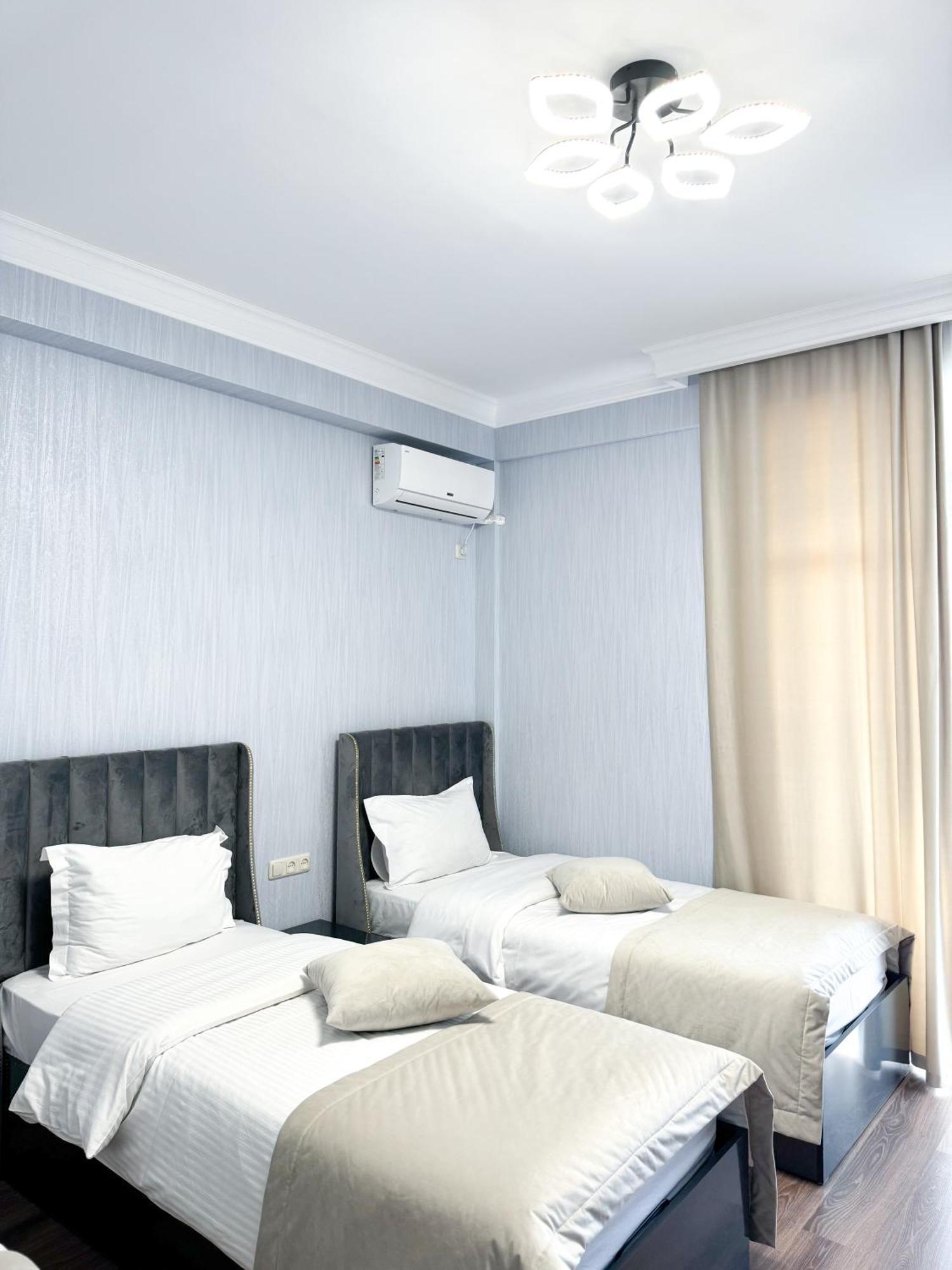 Armenia Hotel Jerevan Eksteriør billede