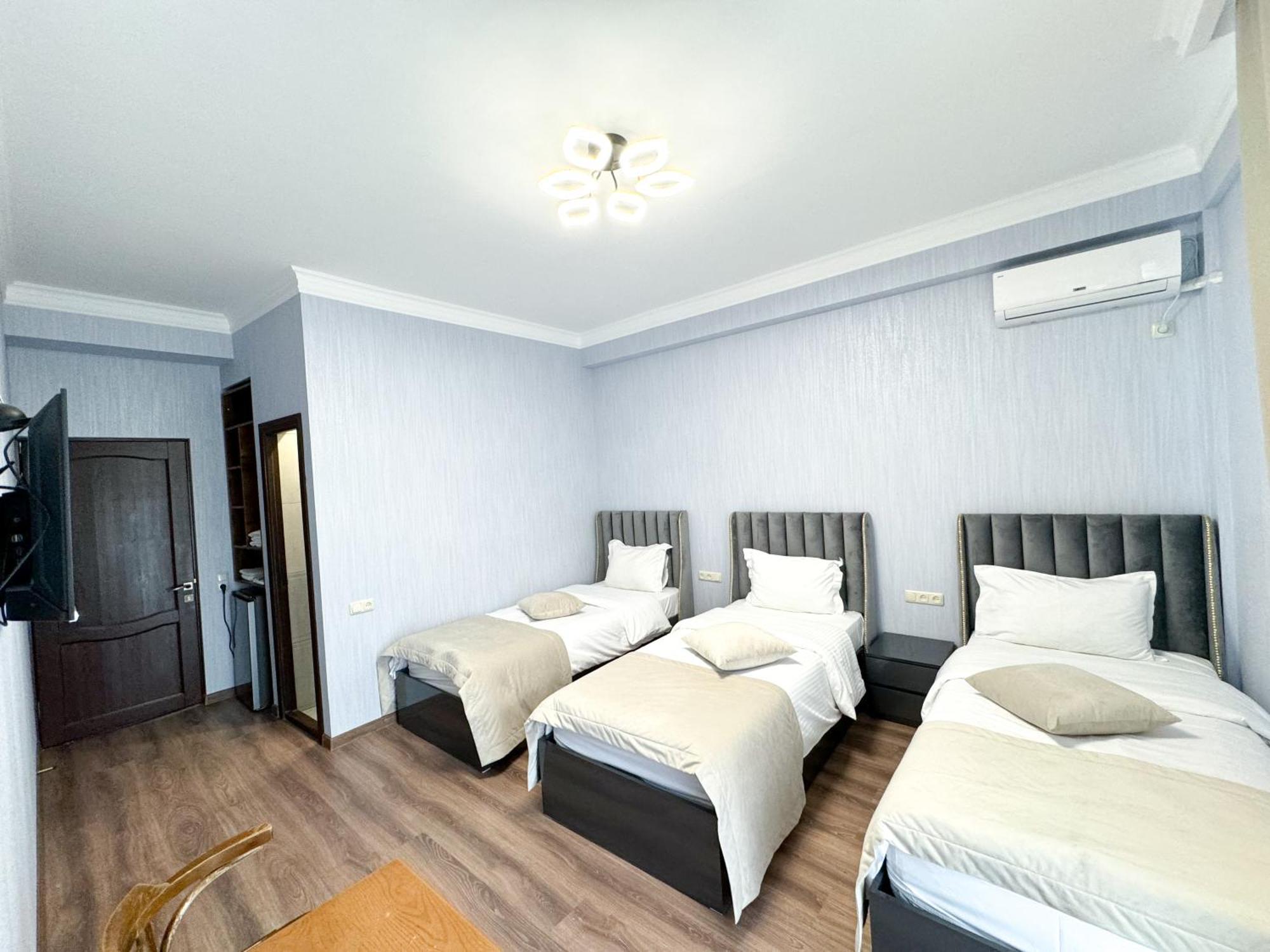 Armenia Hotel Jerevan Eksteriør billede
