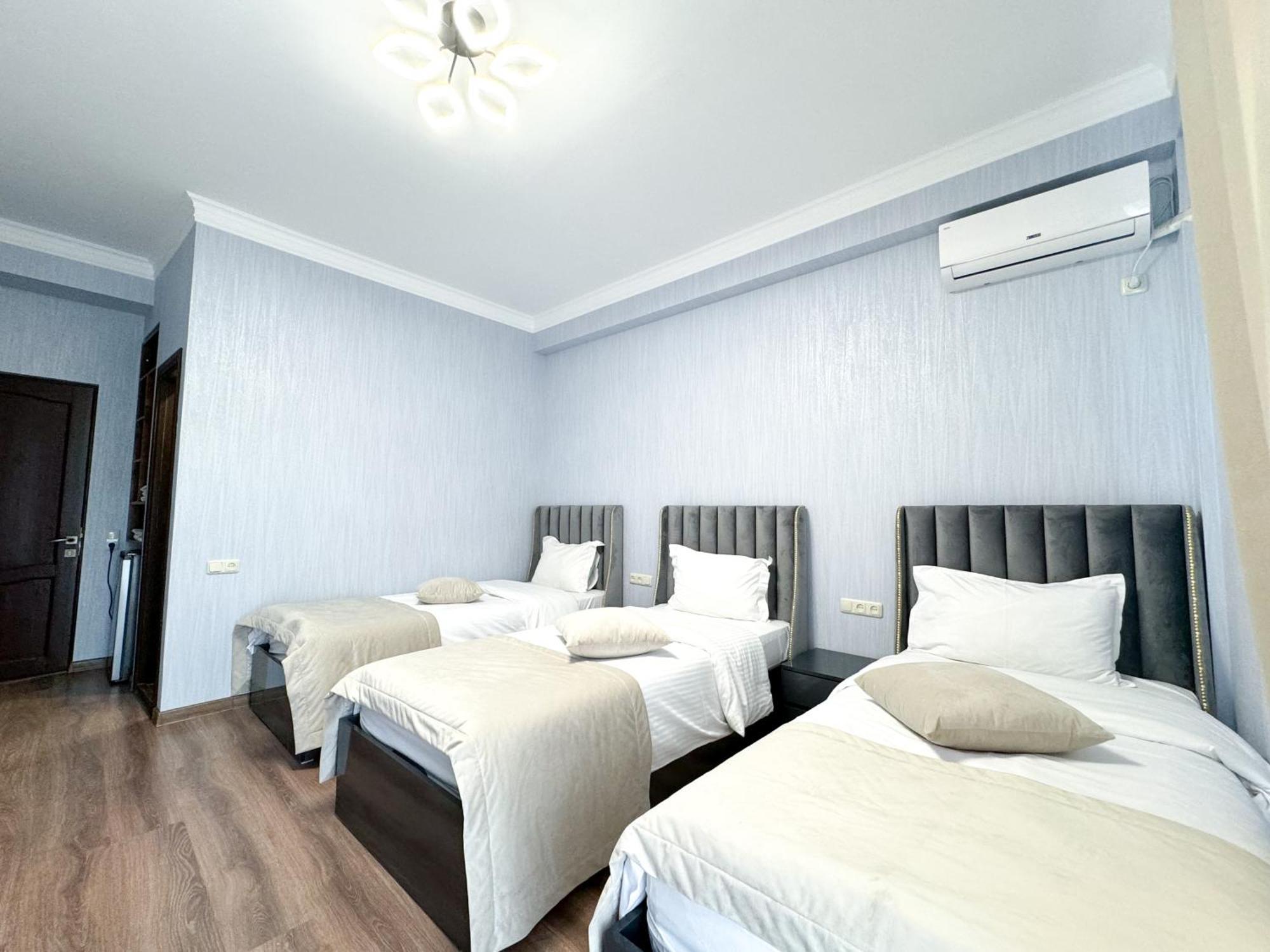 Armenia Hotel Jerevan Eksteriør billede