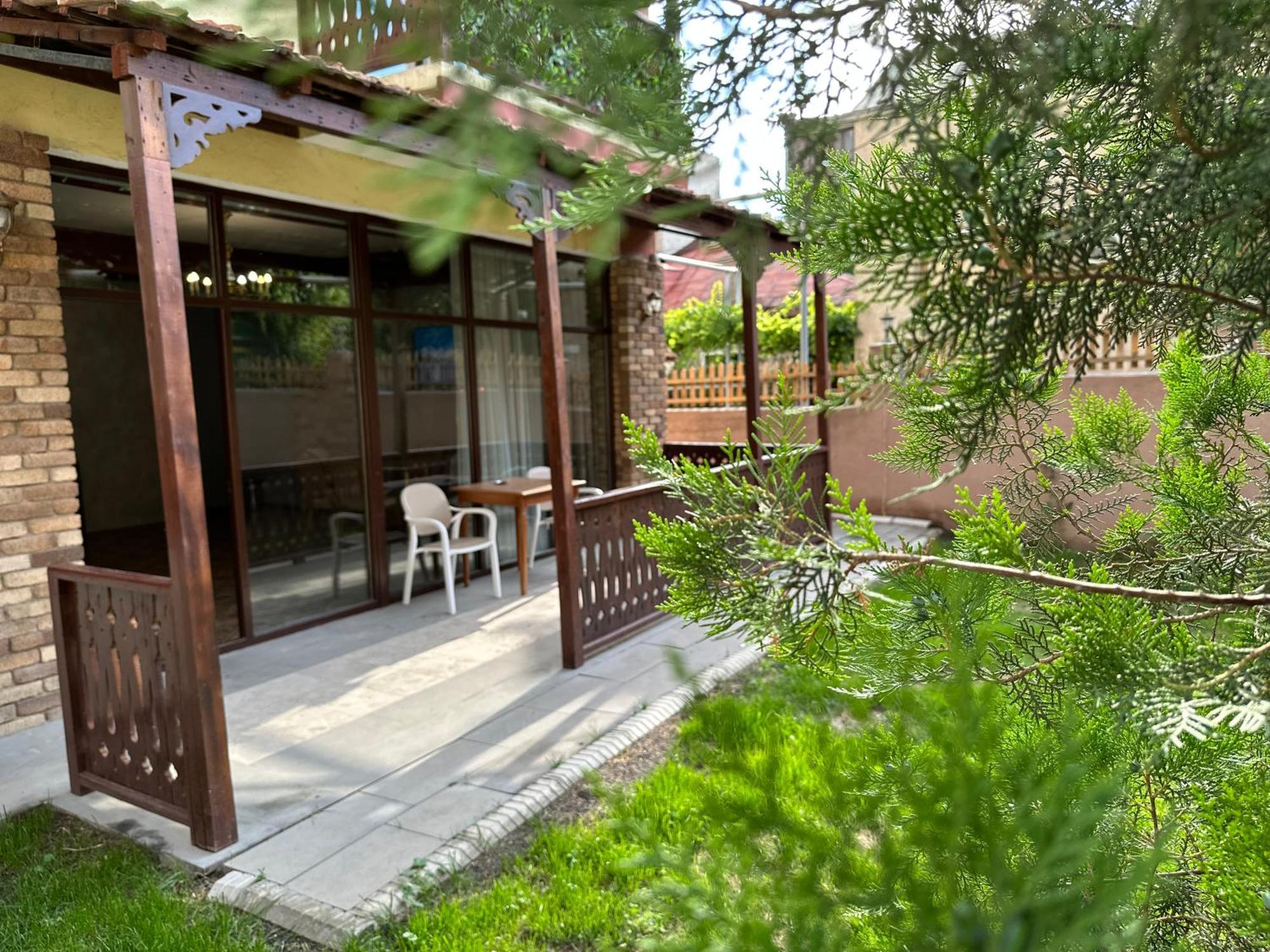 Armenia Hotel Jerevan Eksteriør billede